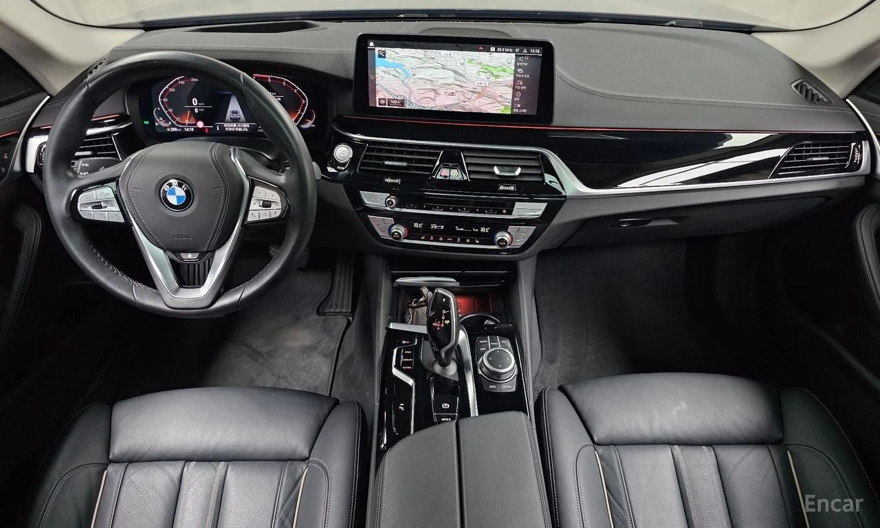 BMW 520 i* LUXURY* DISTRONIC* ХЕДЪП* ПОДГРЕВ* КРАЙНА ЦЕНА, снимка 10 - Автомобили и джипове - 55983782