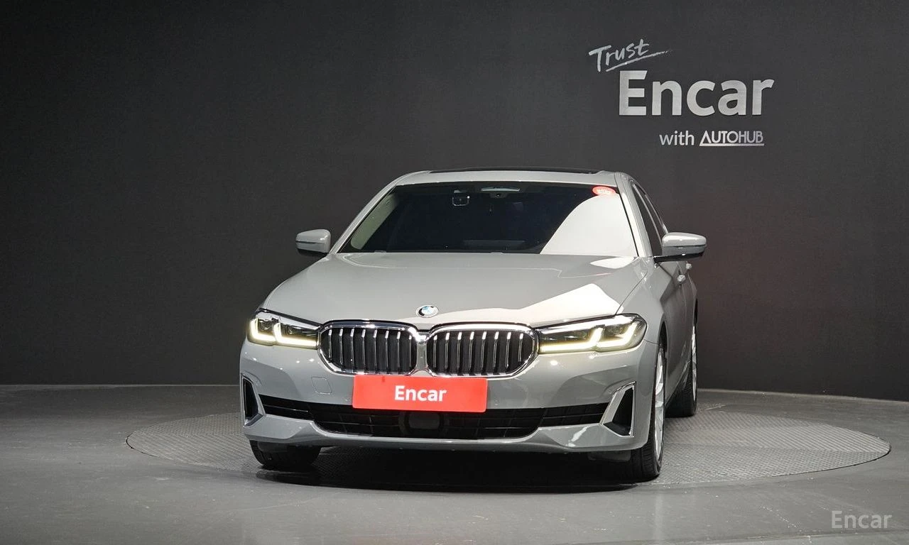 BMW 520 i* LUXURY* DISTRONIC* ХЕДЪП* ПОДГРЕВ* КРАЙНА ЦЕНА, снимка 2 - Автомобили и джипове - 55983782