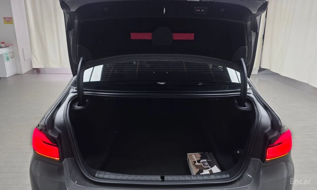 BMW 520 i* LUXURY* DISTRONIC* ХЕДЪП* ПОДГРЕВ* КРАЙНА ЦЕНА, снимка 7 - Автомобили и джипове - 55983782
