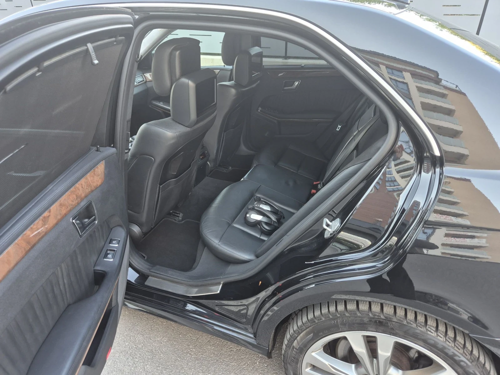 Mercedes-Benz E 350 FULL / 3TV /ОБДУХВАНЕ/Night Vision/ДИСТРОНИК , снимка 7 - Автомобили и джипове - 56317497