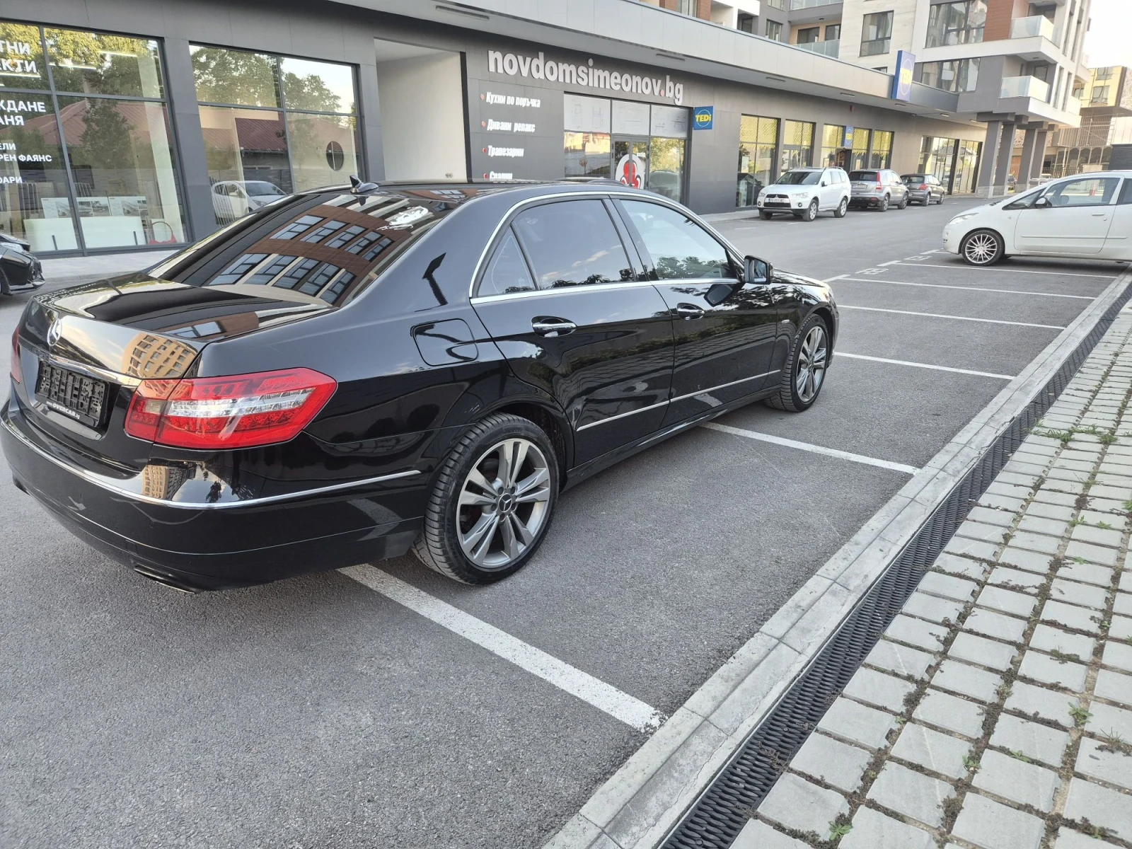 Mercedes-Benz E 350 FULL / 3TV /ОБДУХВАНЕ/Night Vision/ДИСТРОНИК , снимка 5 - Автомобили и джипове - 56317497