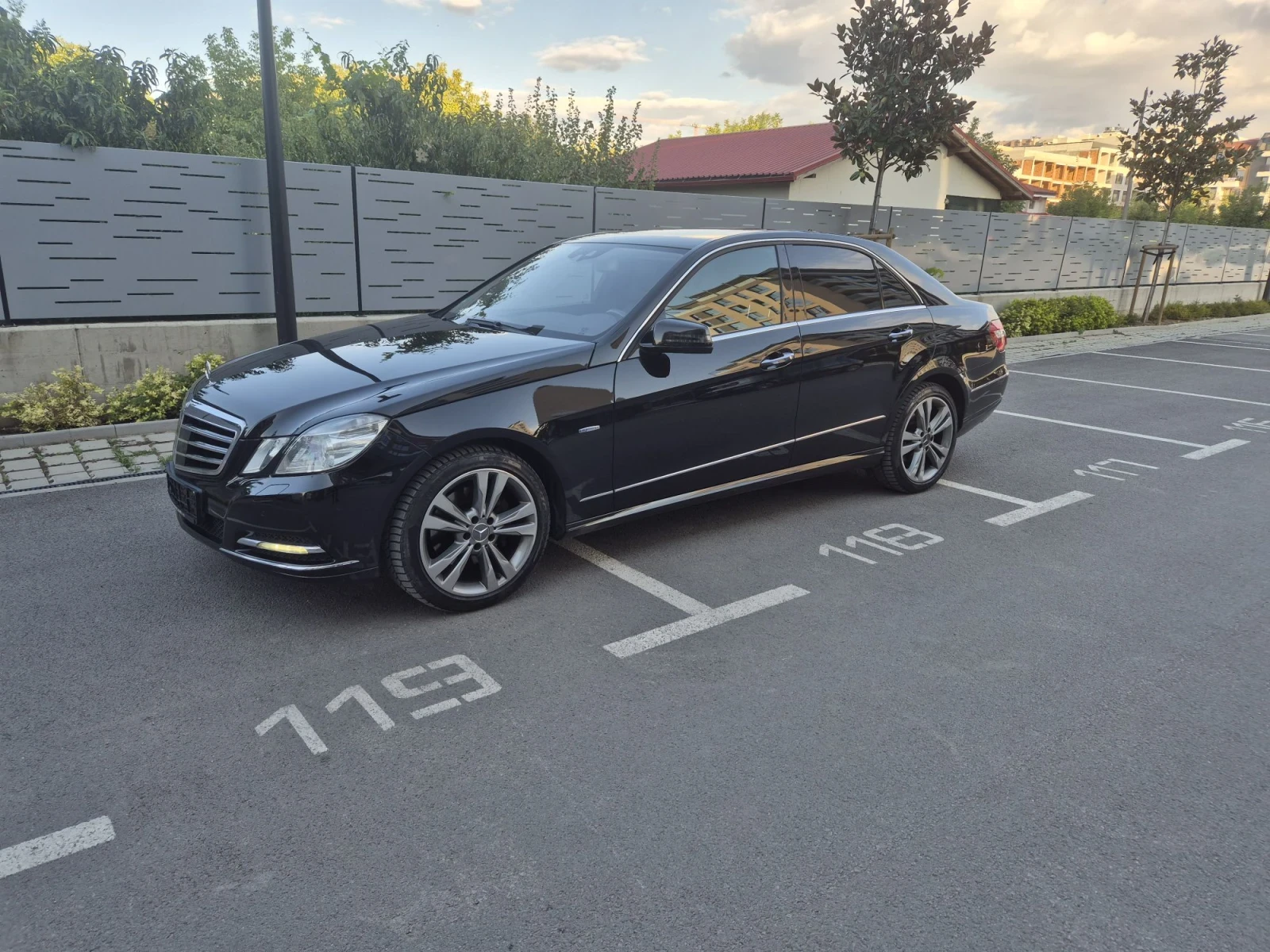Mercedes-Benz E 350 FULL / 3TV /ОБДУХВАНЕ/Night Vision/ДИСТРОНИК , снимка 2 - Автомобили и джипове - 56317497