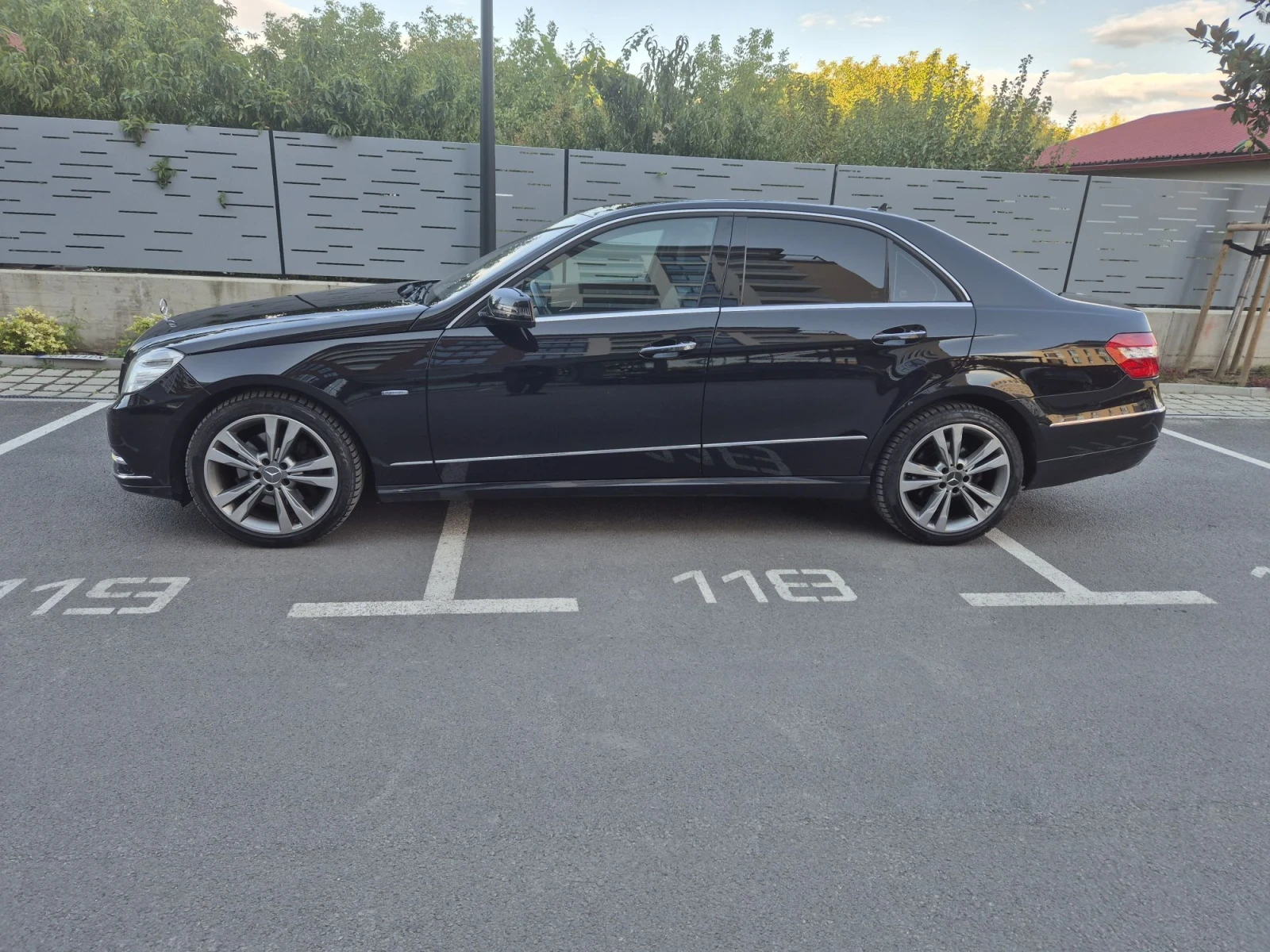 Mercedes-Benz E 350 FULL / 3TV /ОБДУХВАНЕ/Night Vision/ДИСТРОНИК , снимка 3 - Автомобили и джипове - 56317497