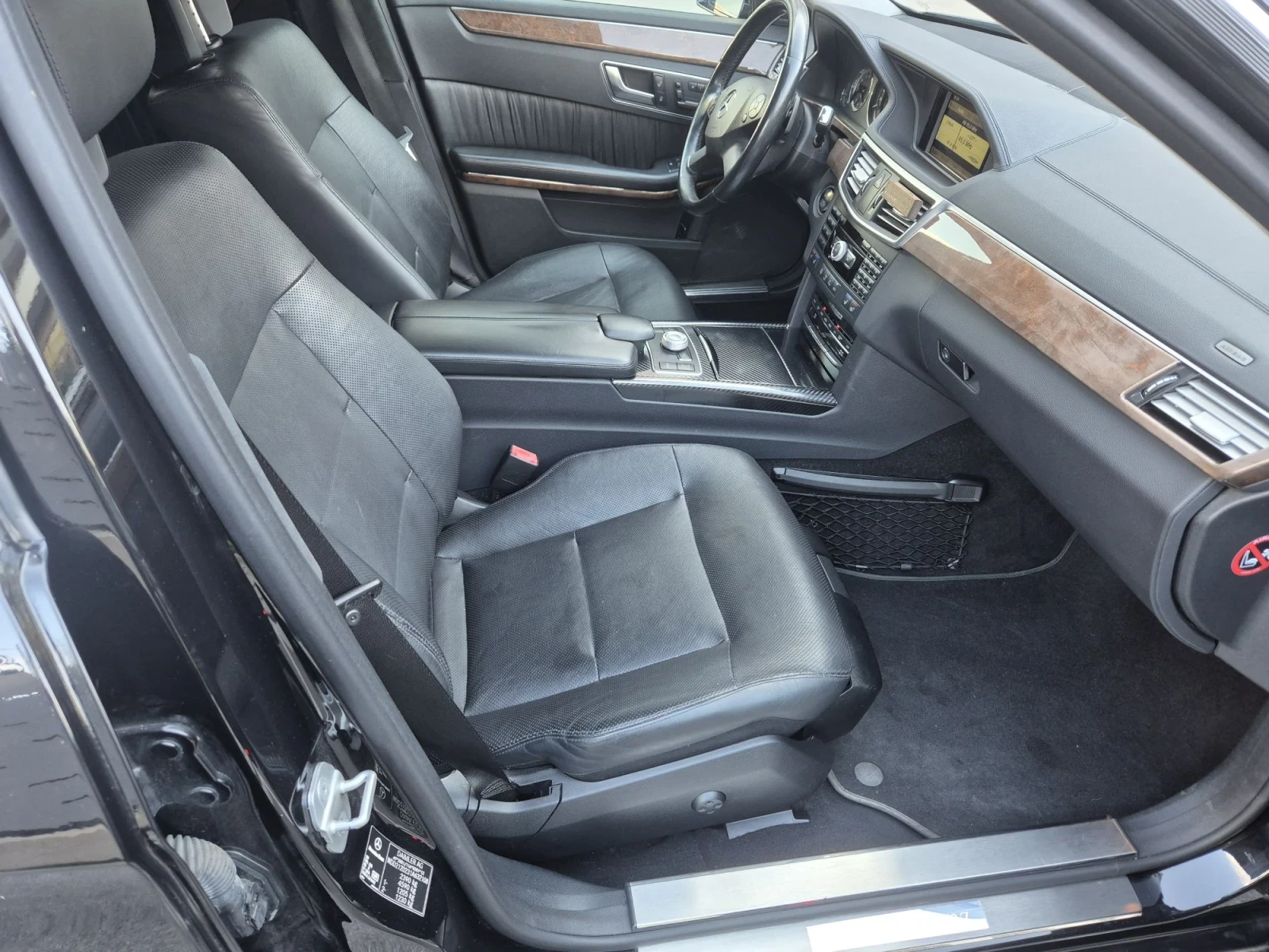 Mercedes-Benz E 350 FULL / 3TV /ОБДУХВАНЕ/Night Vision/ДИСТРОНИК , снимка 10 - Автомобили и джипове - 56317497