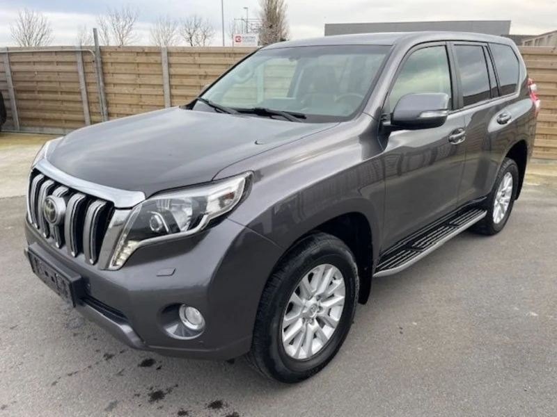 Toyota Land cruiser 2.8 AWD Executive Premium, снимка 1 - Автомобили и джипове - 44874446