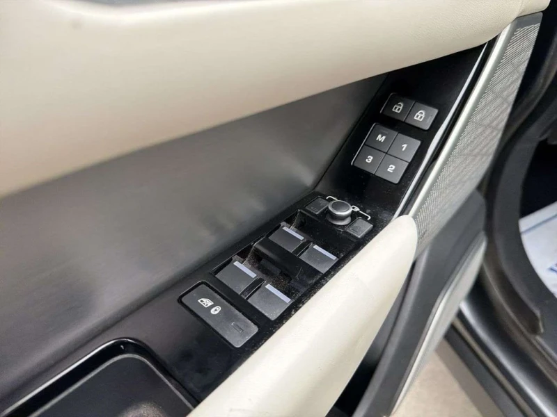 Land Rover Range Rover Velar R Dynamic HSE  CARFAX, снимка 9 - Автомобили и джипове - 53234316