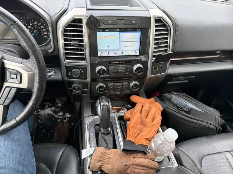 Ford F150 * 4WD SuperCrew * CARFAX * БЕЗ ПЪРВОНАЧАЛНА ВНОСКА, снимка 9 - Автомобили и джипове - 53299628