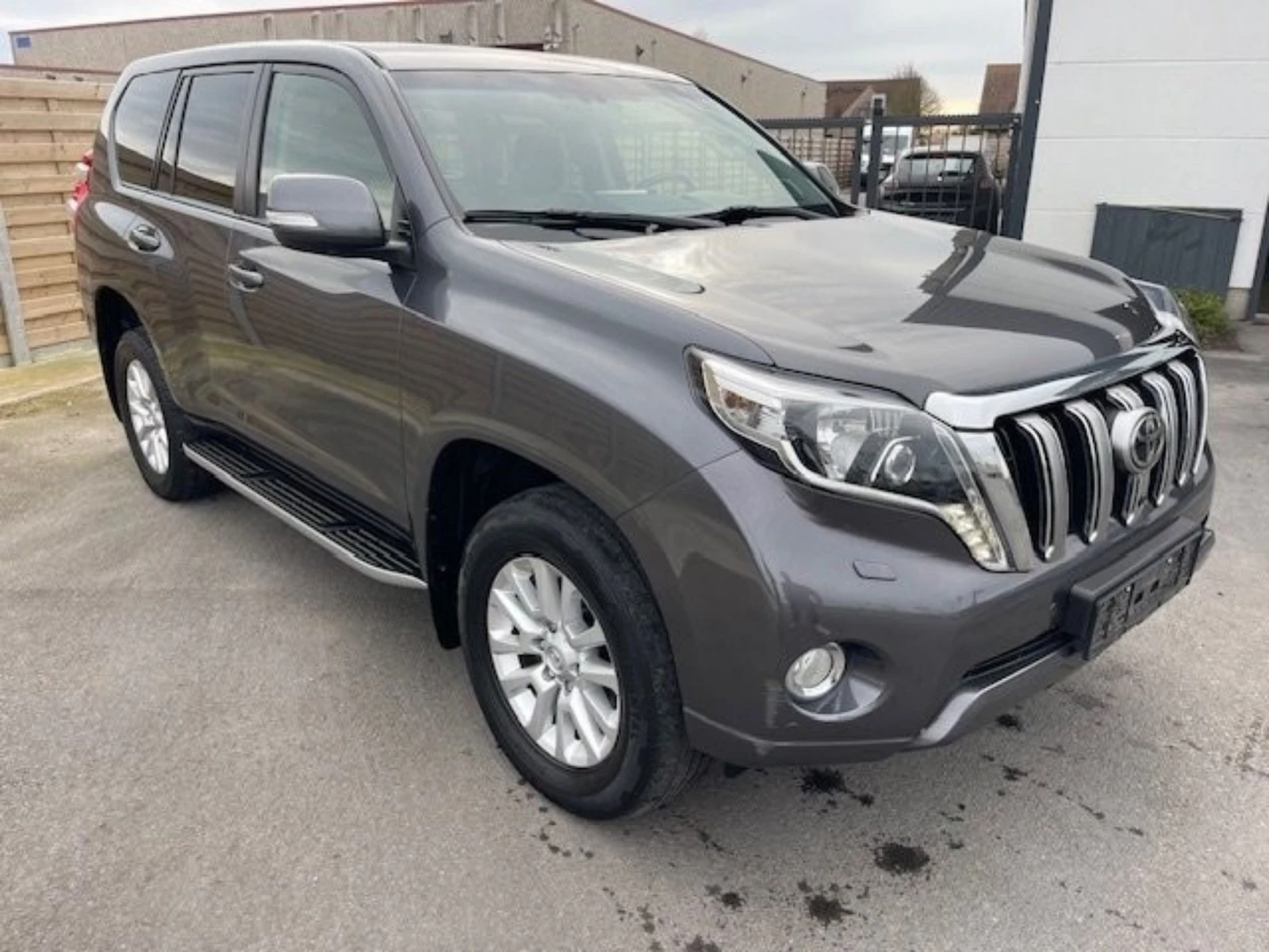 Toyota Land cruiser 2.8 AWD Executive Premium - изображение 3