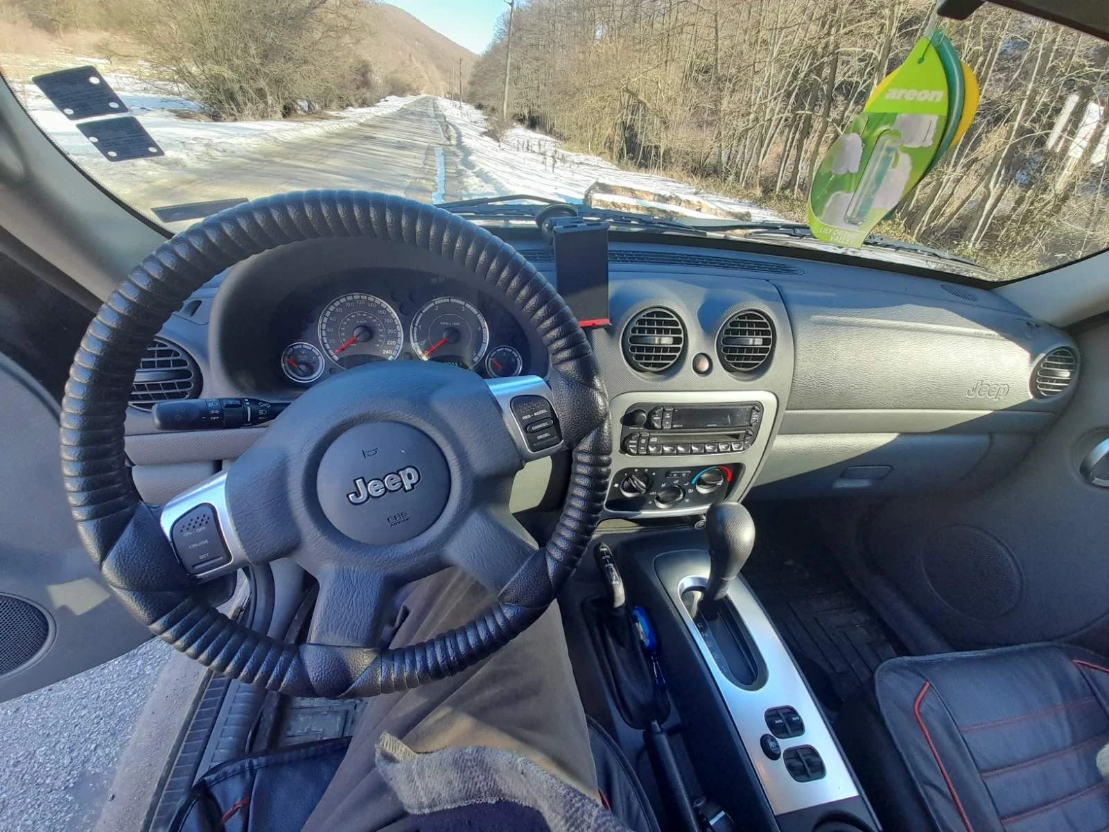 Jeep Cherokee 2.8 - изображение 3