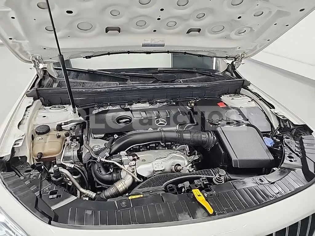 Mercedes-Benz GLC 220 4MATIC AMG PKG| DISTRONIC| PANO| 9GTRONIC| KAMERA, снимка 14 - Автомобили и джипове - 54060022