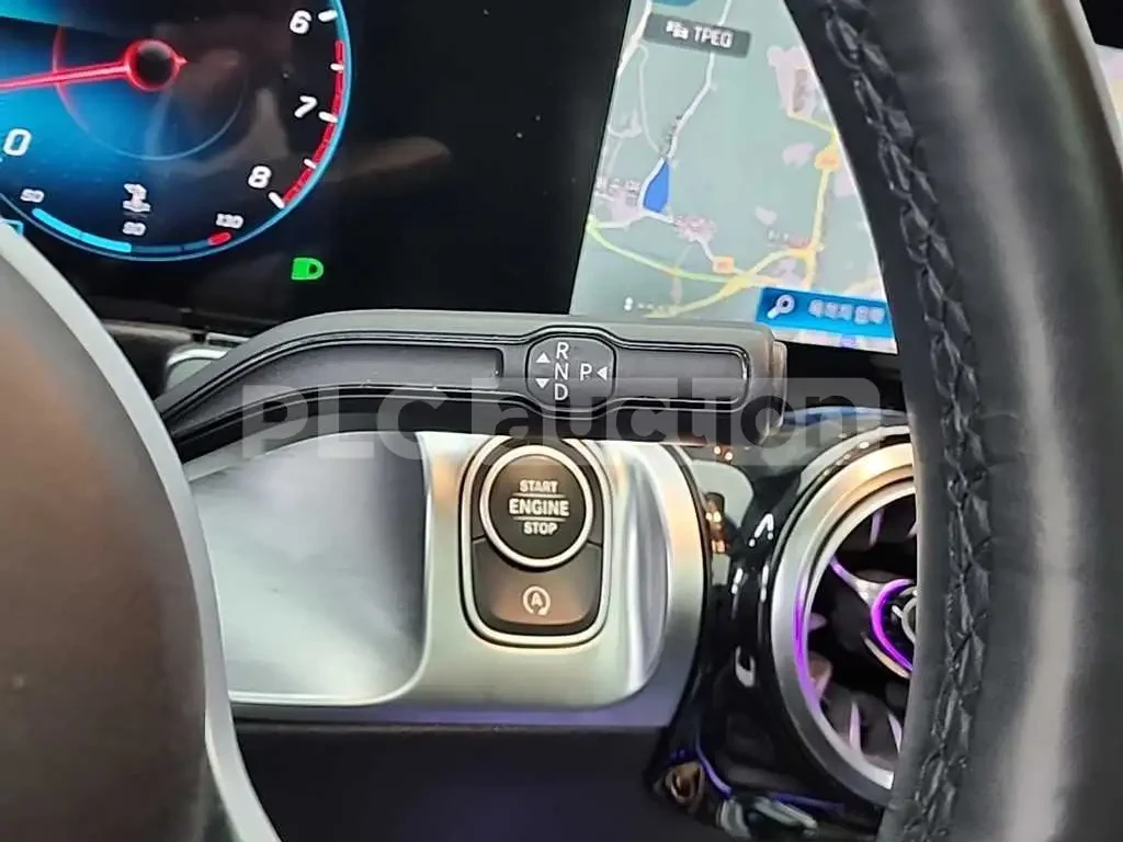 Mercedes-Benz GLC 220 4MATIC AMG PKG| DISTRONIC| PANO| 9GTRONIC| KAMERA, снимка 9 - Автомобили и джипове - 54060022