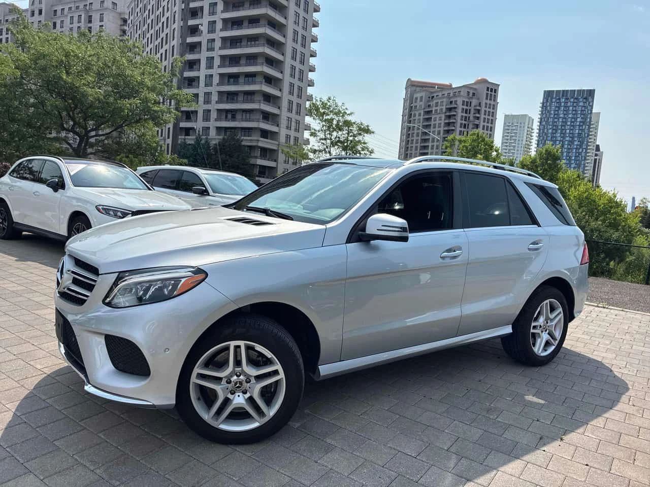 Mercedes-Benz GLE 400 4MATIC | ГЛАВНО ПРЕДСТАВИТЕЛСТВО НА MERCEDES, снимка 3 - Автомобили и джипове - 55676286