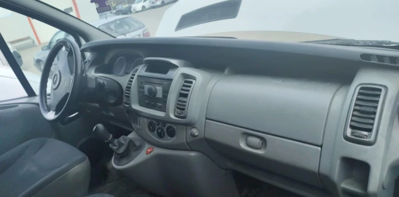 Opel Vivaro 1.9d, Клима, Face, снимка 11 - Бусове и автобуси - 49485254