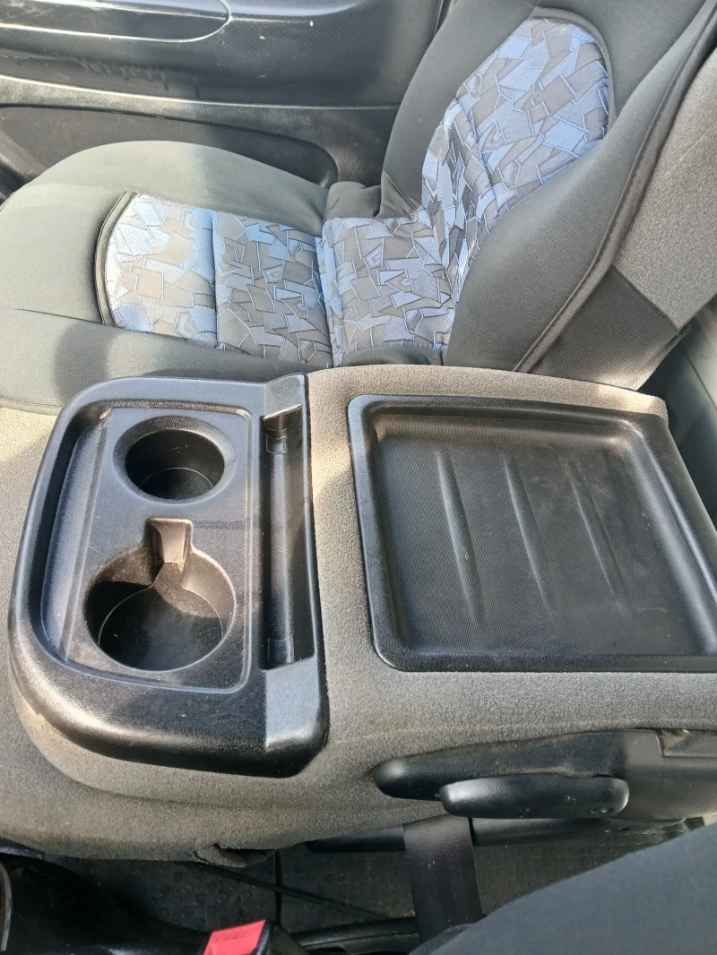 Hyundai H1, снимка 10 - Бусове и автобуси - 53564051