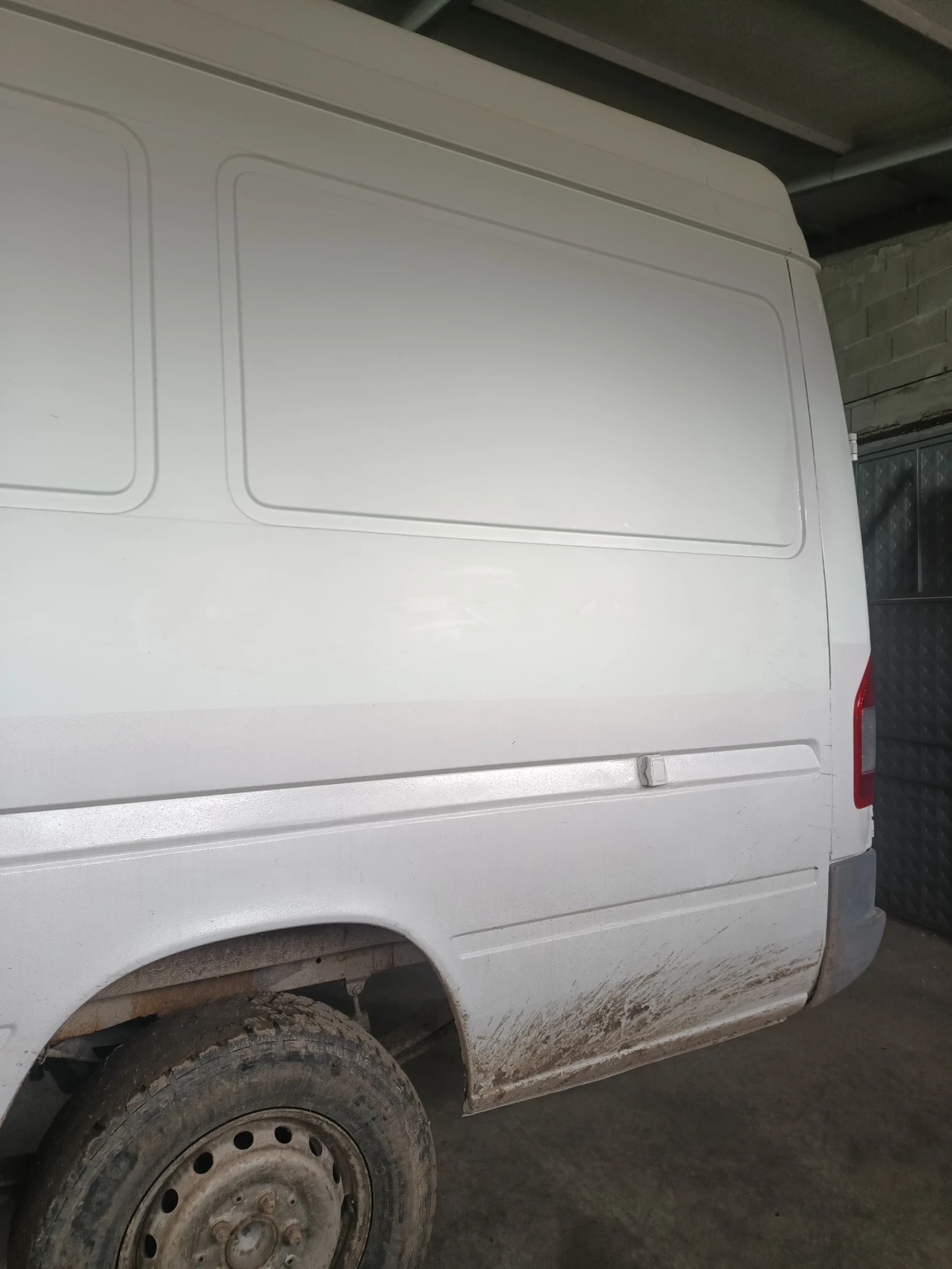 Mercedes-Benz 310 32585 - изображение 8