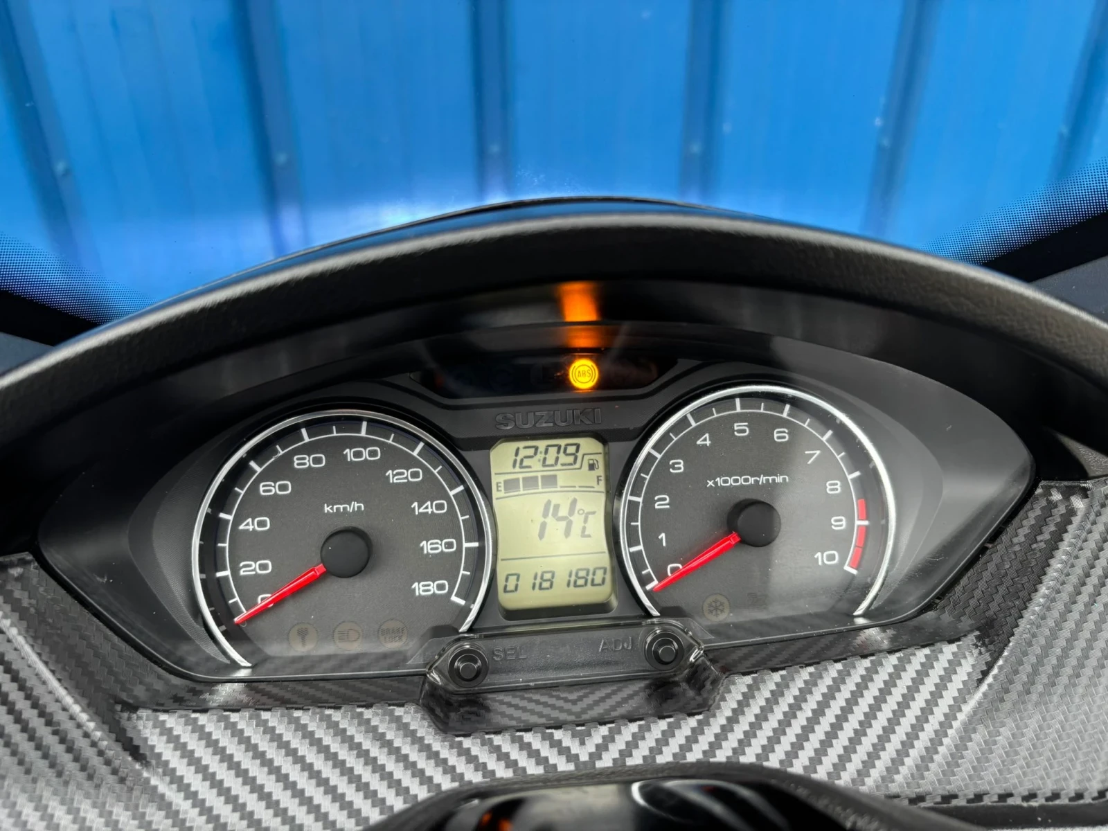 Suzuki Burgman 400i ABS LED - изображение 8