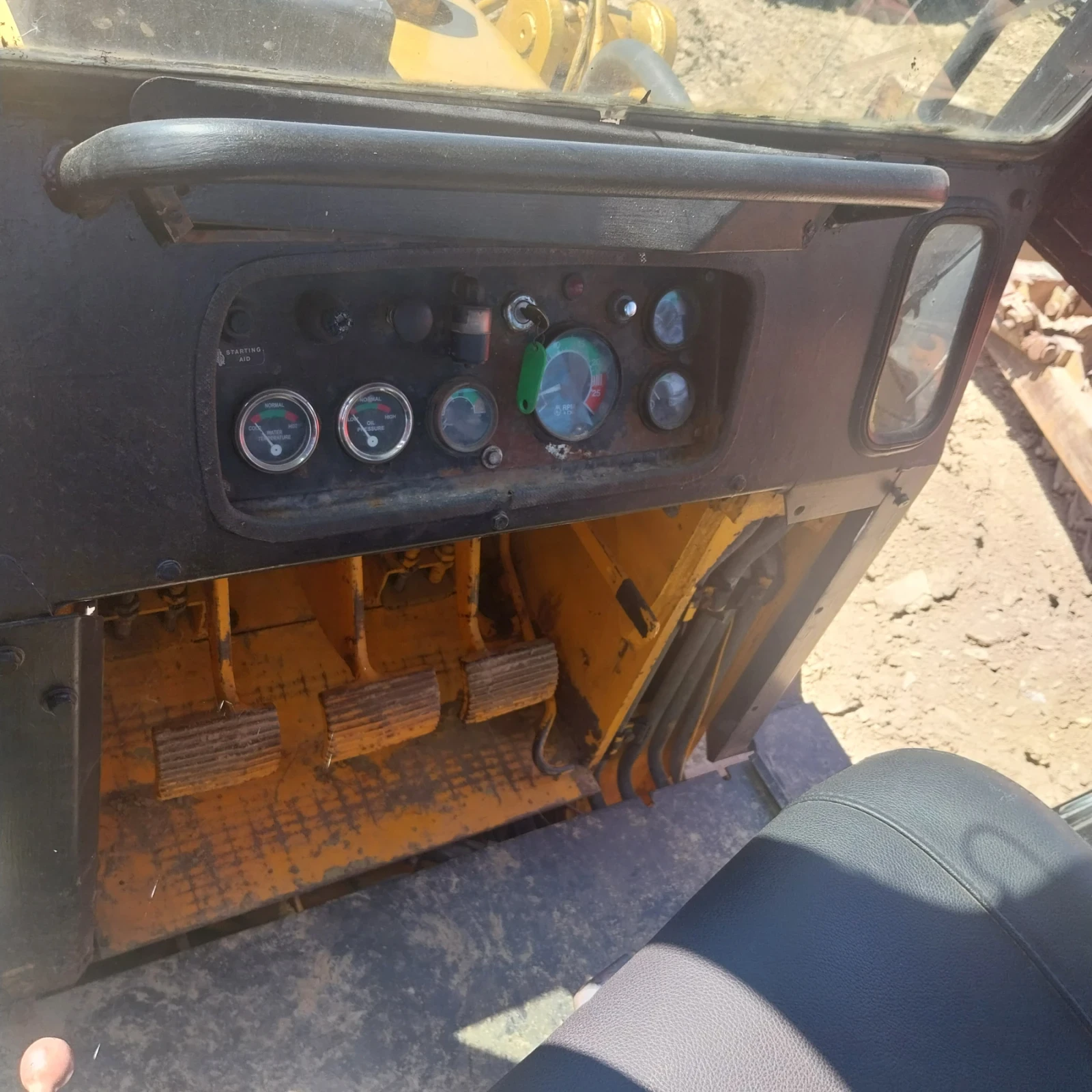 Челен товарач John Deere 455А - изображение 5
