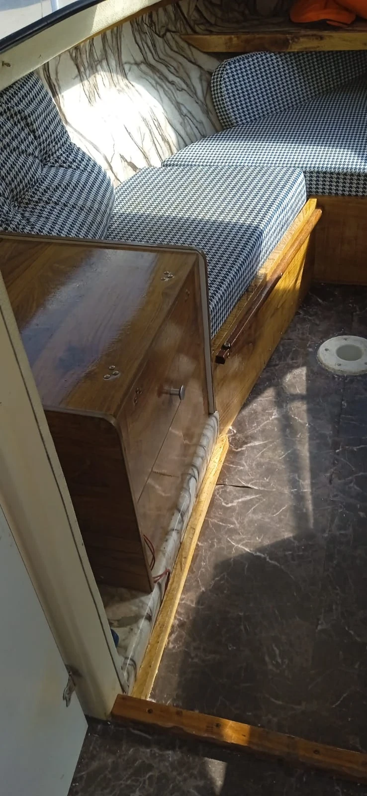           85   | Mobile.bg   14