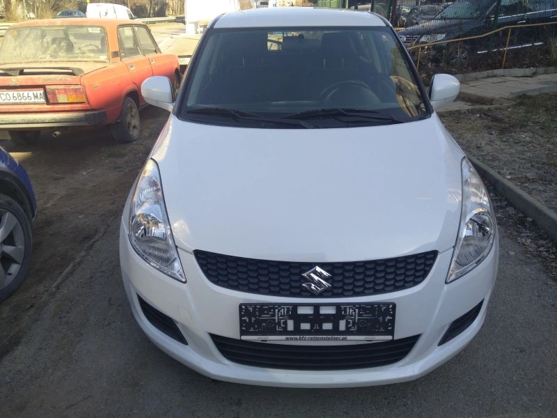 Suzuki Swift 1.2, снимка 2 - Автомобили и джипове - 47587234