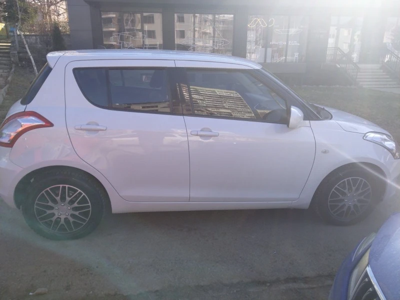 Suzuki Swift 1.2, снимка 4 - Автомобили и джипове - 47587234