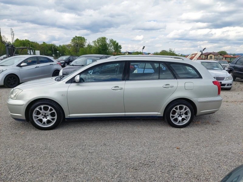 Toyota Avensis 1.8 vvti, снимка 8 - Автомобили и джипове - 45371633