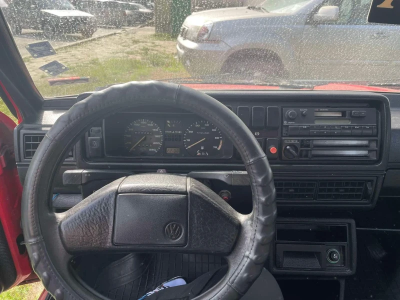 VW Golf 1.3, снимка 6 - Автомобили и джипове - 47969480