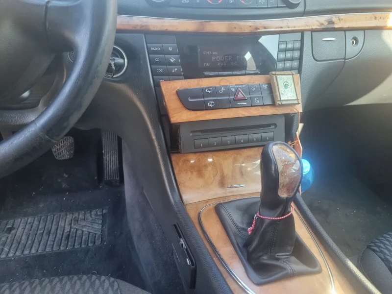 Mercedes-Benz E 280, снимка 8 - Автомобили и джипове - 49186482