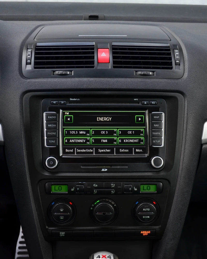 Skoda Octavia 2.0 TDI SCOUT, снимка 14 - Автомобили и джипове - 50642080