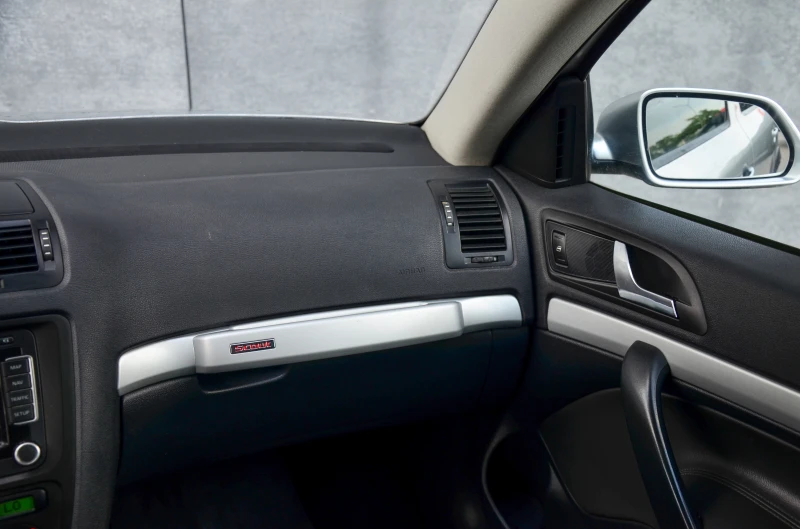 Skoda Octavia 2.0 TDI SCOUT, снимка 15 - Автомобили и джипове - 50642080