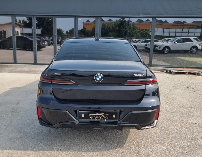 BMW 740 * INDIVIDUAL* Xdrive* Mpack* Head up* Distr* B&W* , снимка 5 - Автомобили и джипове - 52281453