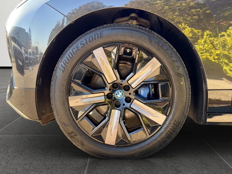BMW iX xDrive40, снимка 5 - Автомобили и джипове - 52467729