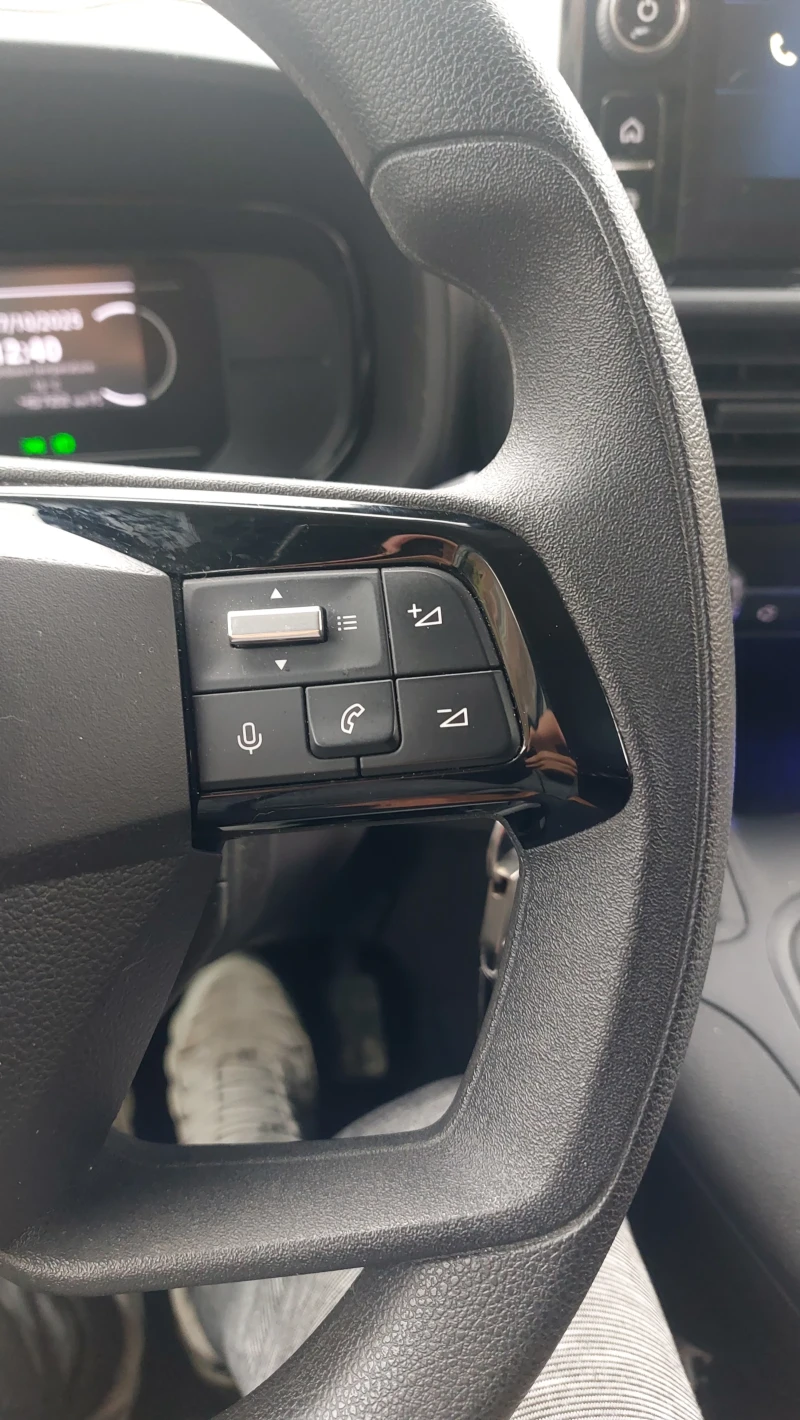 Opel Combo 1.5tdi, снимка 9 - Автомобили и джипове - 53344264