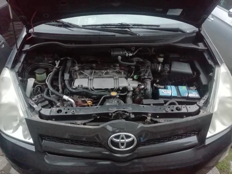 Toyota Corolla verso 2.2 D4D,2.0D4Dи 2.2D CAT, снимка 10 - Автомобили и джипове - 31376442