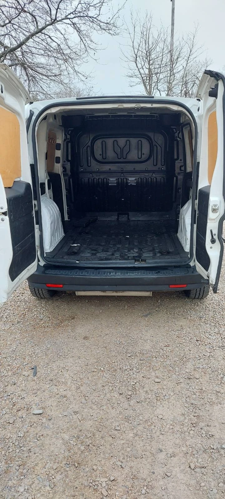 Fiat Doblo 1.4 бензин/метан клима, снимка 9 - Автомобили и джипове - 44860690