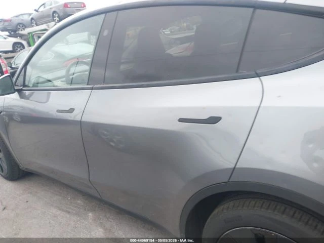 Tesla Model Y * LONG RANGE* RWD* КОЖА* ПОДГРЕВ* , снимка 12 - Автомобили и джипове - 54866981
