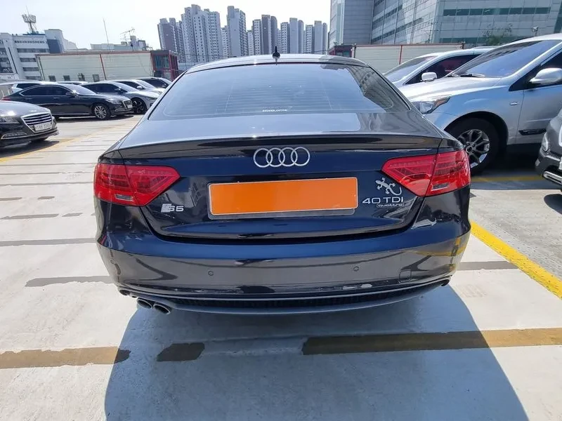 Audi A5 2.0 TDI Quattro, снимка 4 - Автомобили и джипове - 55032309