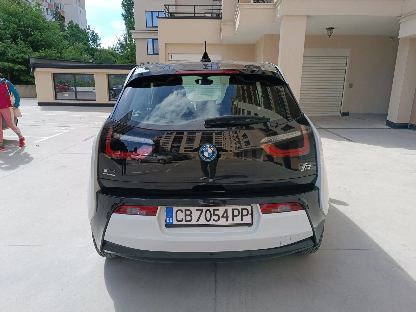 BMW i3 Сервизна история Реален пробег 94Ah 33kWh Comfort  - изображение 6