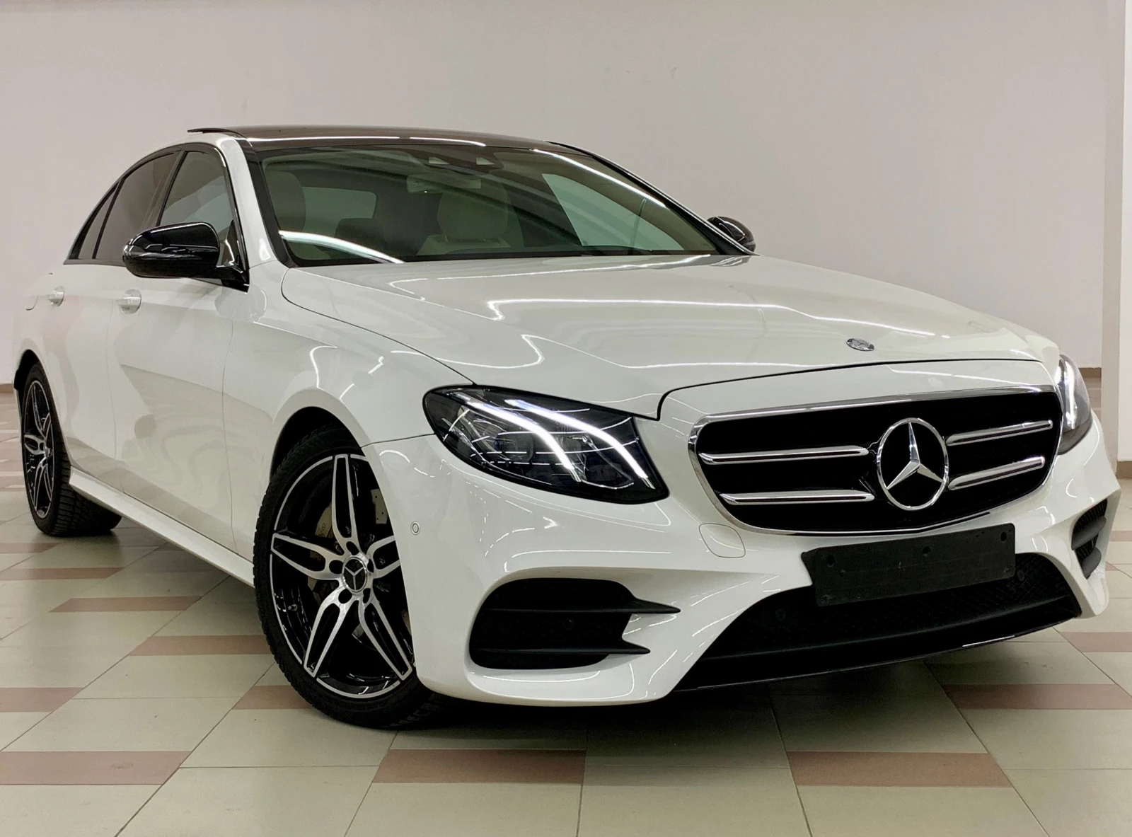 Mercedes-Benz E 350 AMG #PANORAMA#BURMESTER#PODGREV#HeadUp Display#  - изображение 3