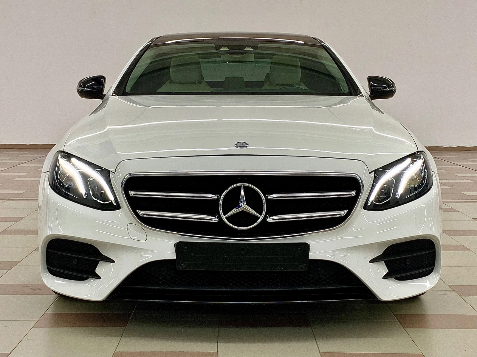 Mercedes-Benz E 350 AMG #PANORAMA#BURMESTER#PODGREV#HeadUp Display#  - изображение 5