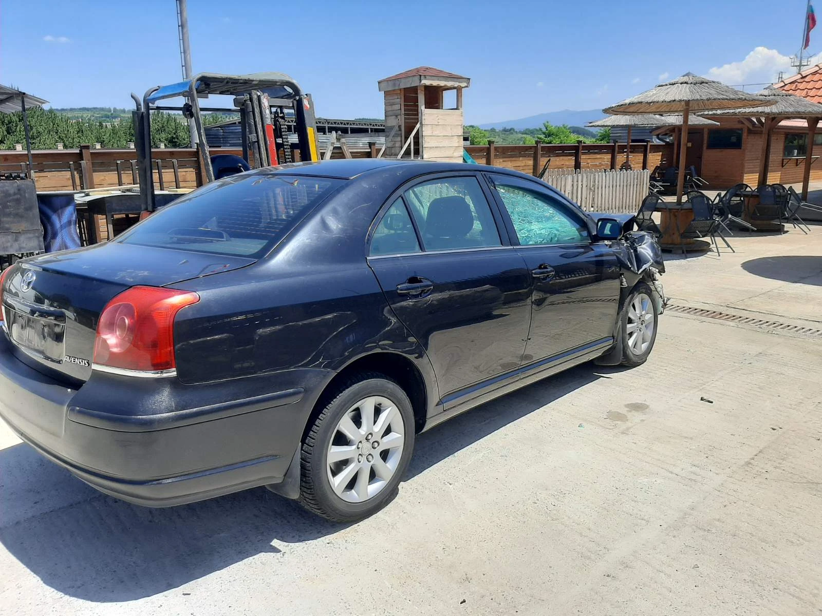 Toyota Avensis 1.8i - изображение 2