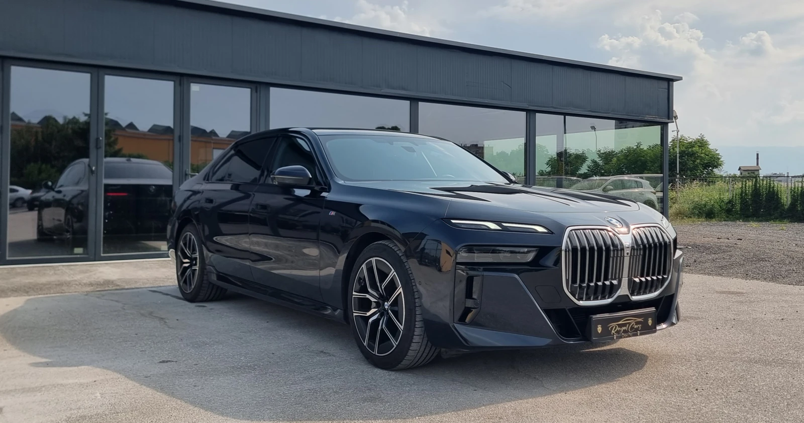 BMW 740 * INDIVIDUAL* Xdrive* Mpack* Head up* Distr* B&W*  - изображение 3