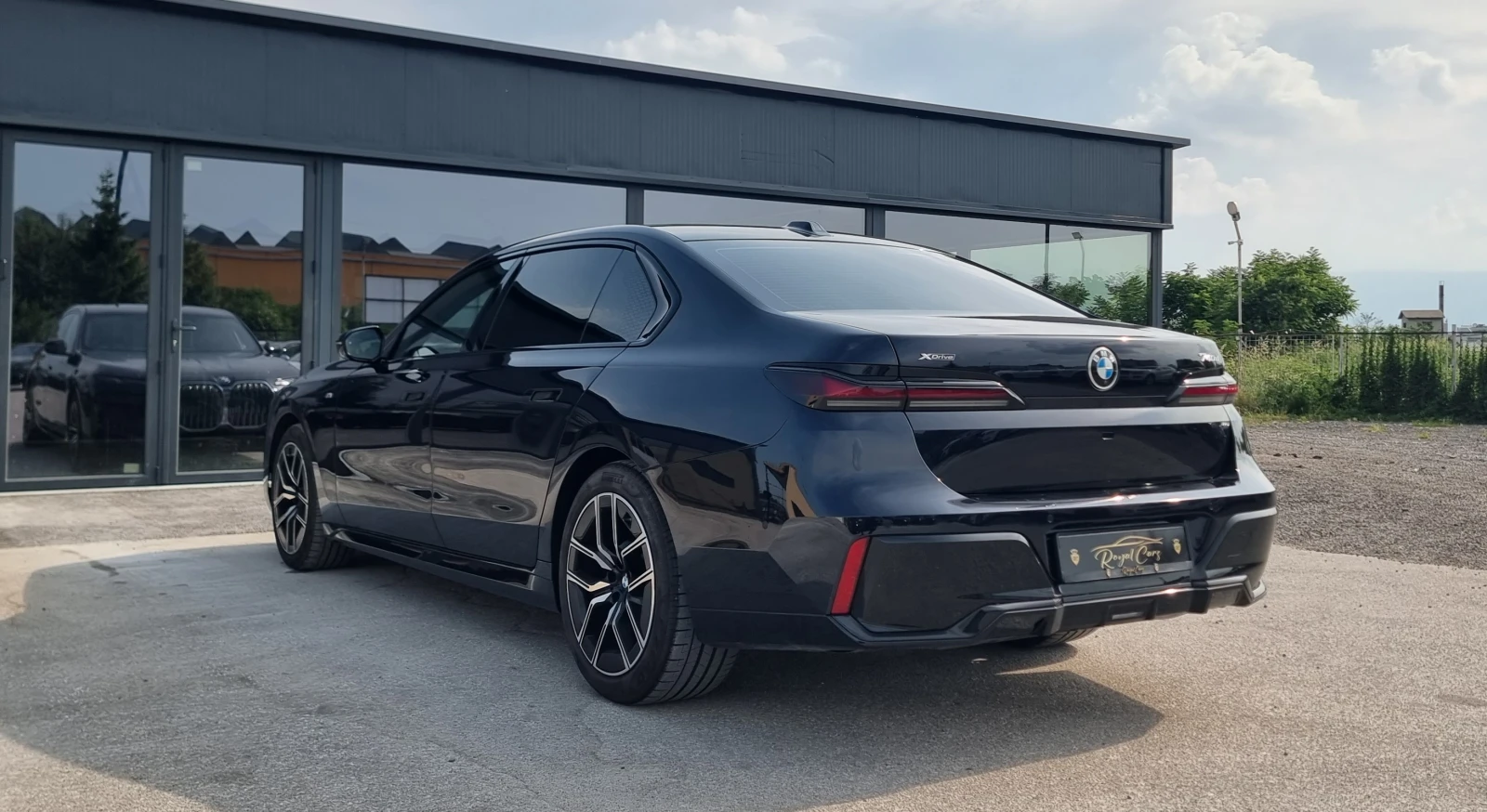 BMW 740 * INDIVIDUAL* Xdrive* Mpack* Head up* Distr* B&W*  - изображение 6