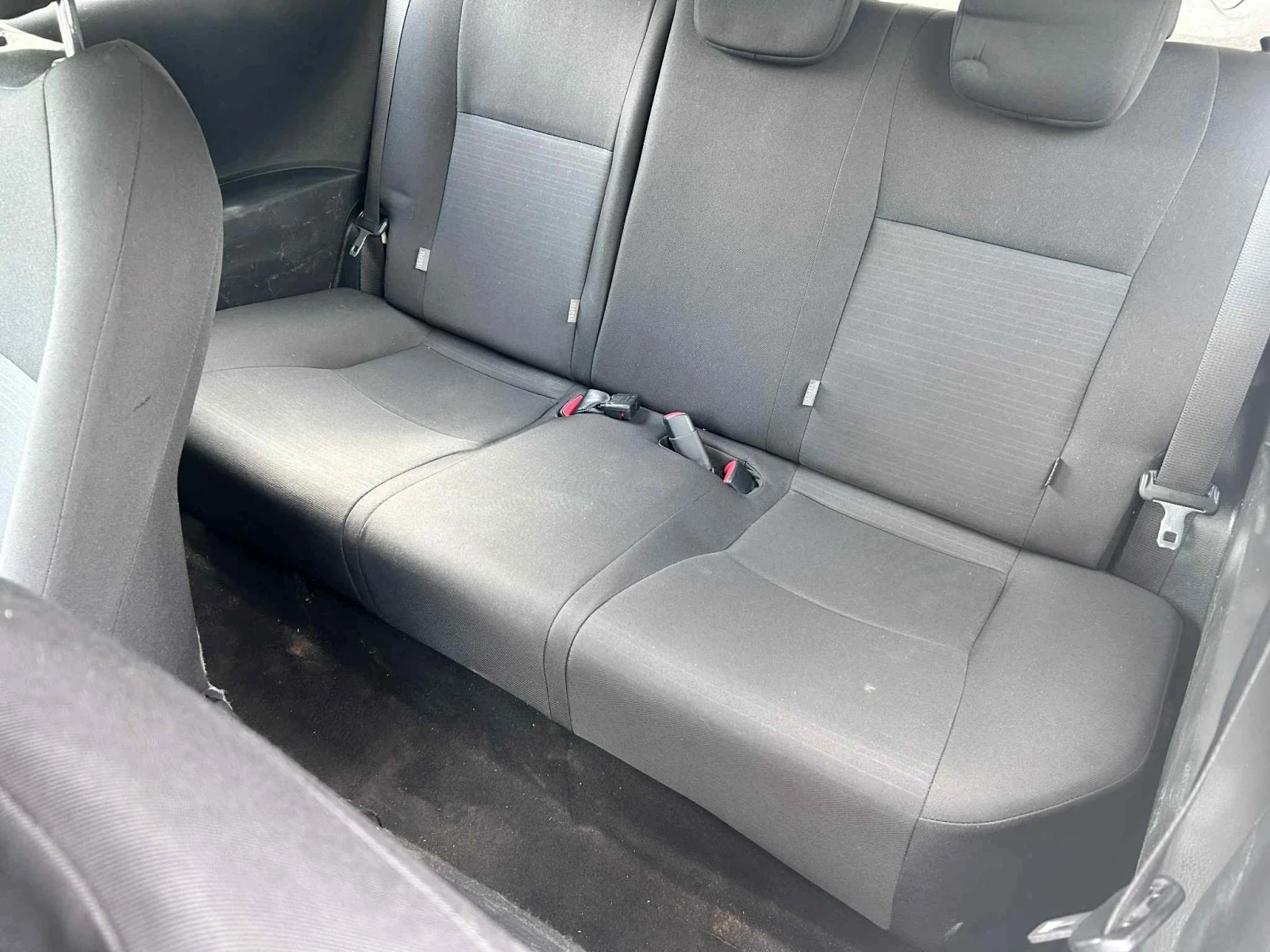 Toyota Yaris  - изображение 8
