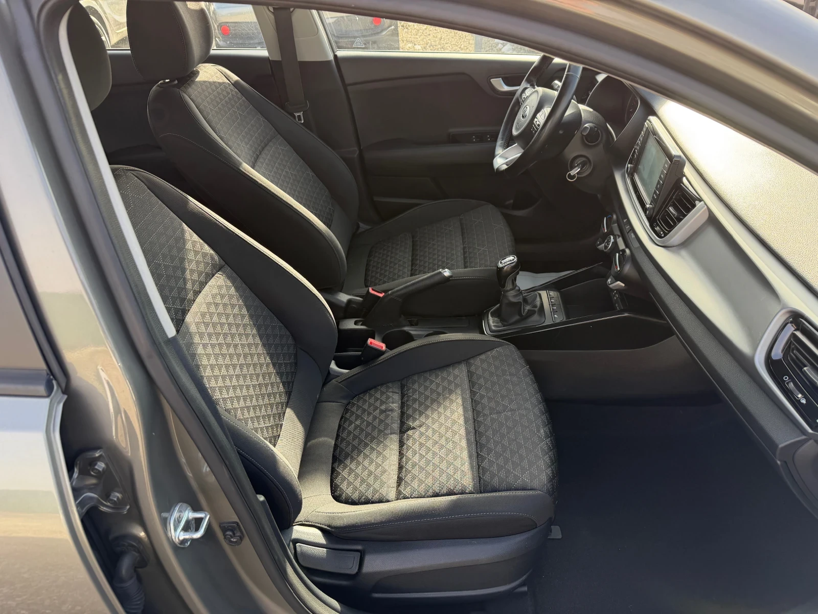 Kia Rio 1.4d/90hp/NAVI/EVRO6/ | Mobile.bg � ����������� 11