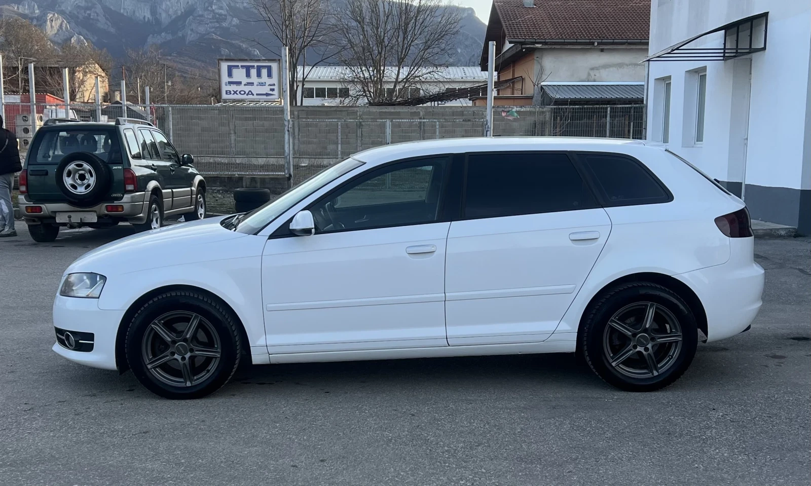 Audi A3 1.6TDI 105кс, снимка 8 - Автомобили и джипове - 53778730