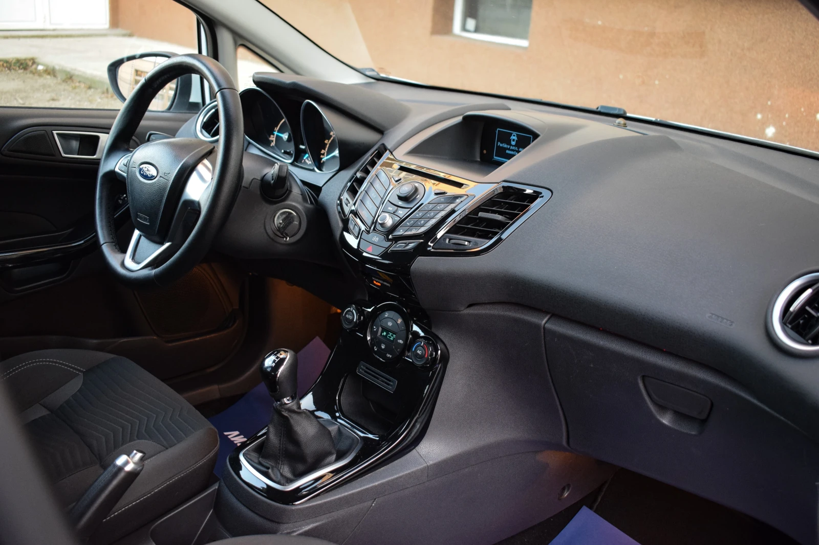 Ford Fiesta 1.6TDCI 95k.c. TITANIUM, снимка 14 - Автомобили и джипове - 53840300