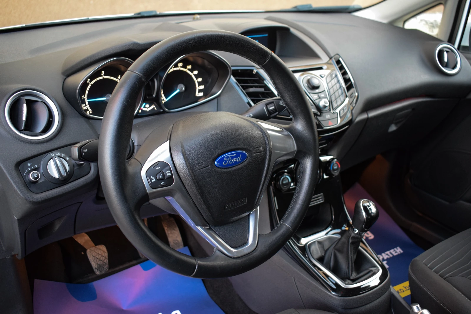 Ford Fiesta 1.6TDCI 95k.c. TITANIUM, снимка 7 - Автомобили и джипове - 53840300