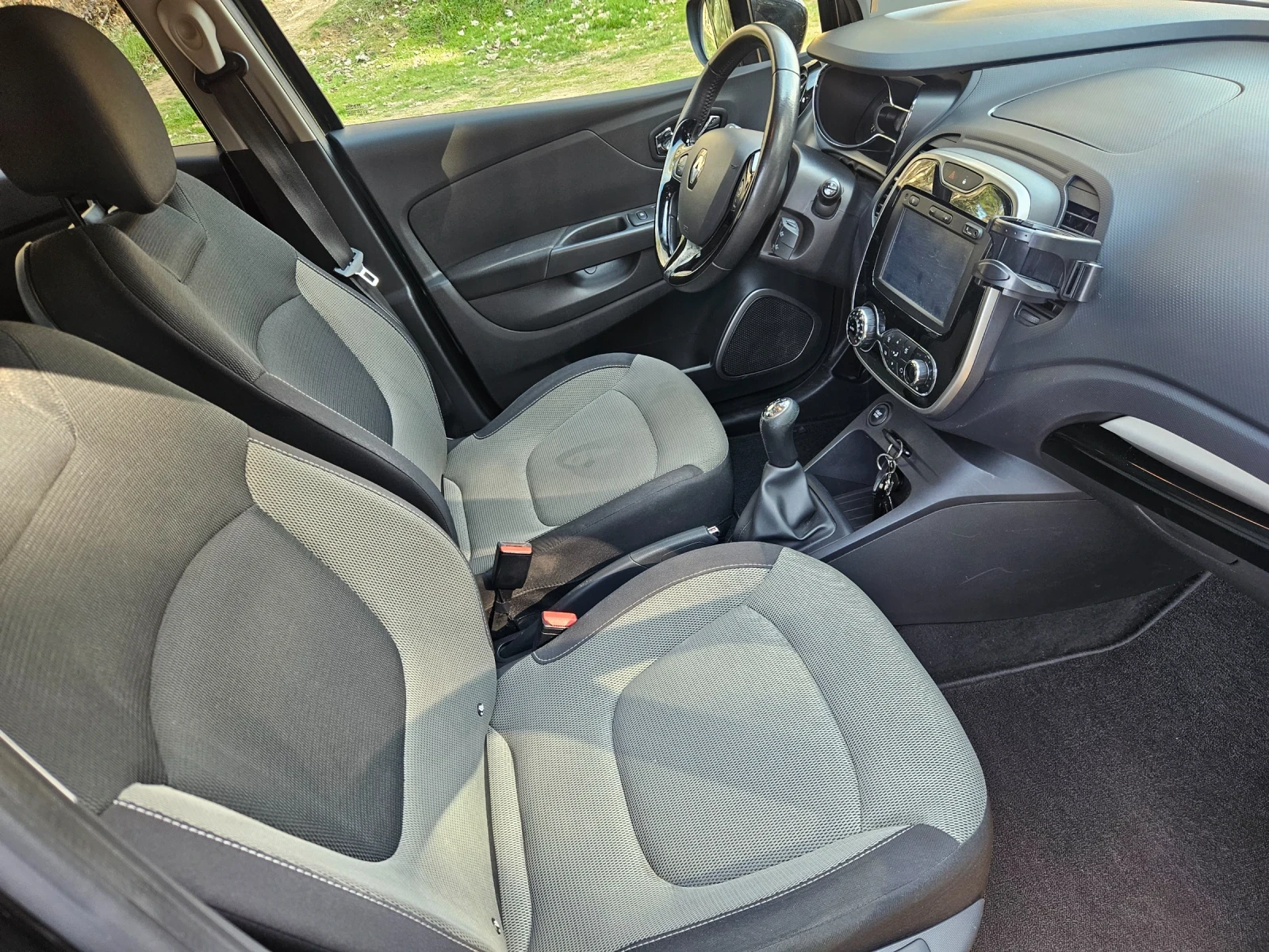 Renault Captur 1.5DCI Navi , снимка 9 - Автомобили и джипове - 53847167