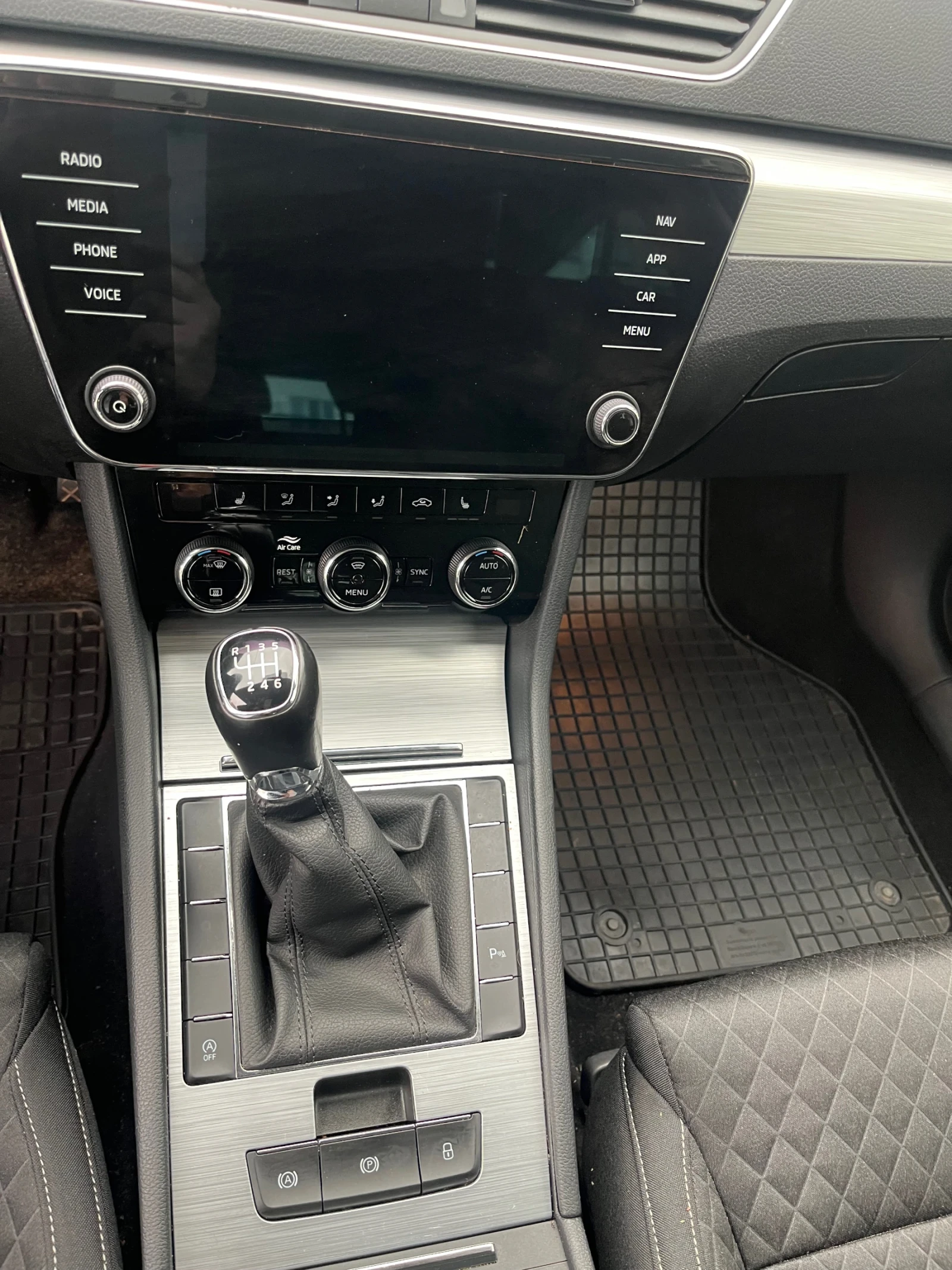 Skoda Superb 2, 0 TDI 6M, снимка 10 - Автомобили и джипове - 54212001