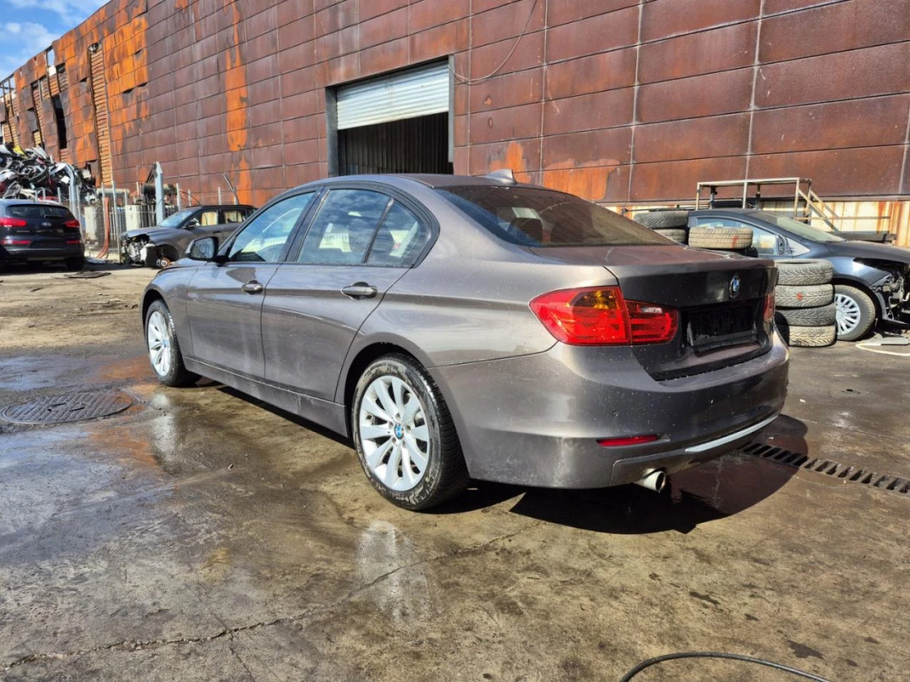 BMW 320, снимка 3 - Автомобили и джипове - 55011688